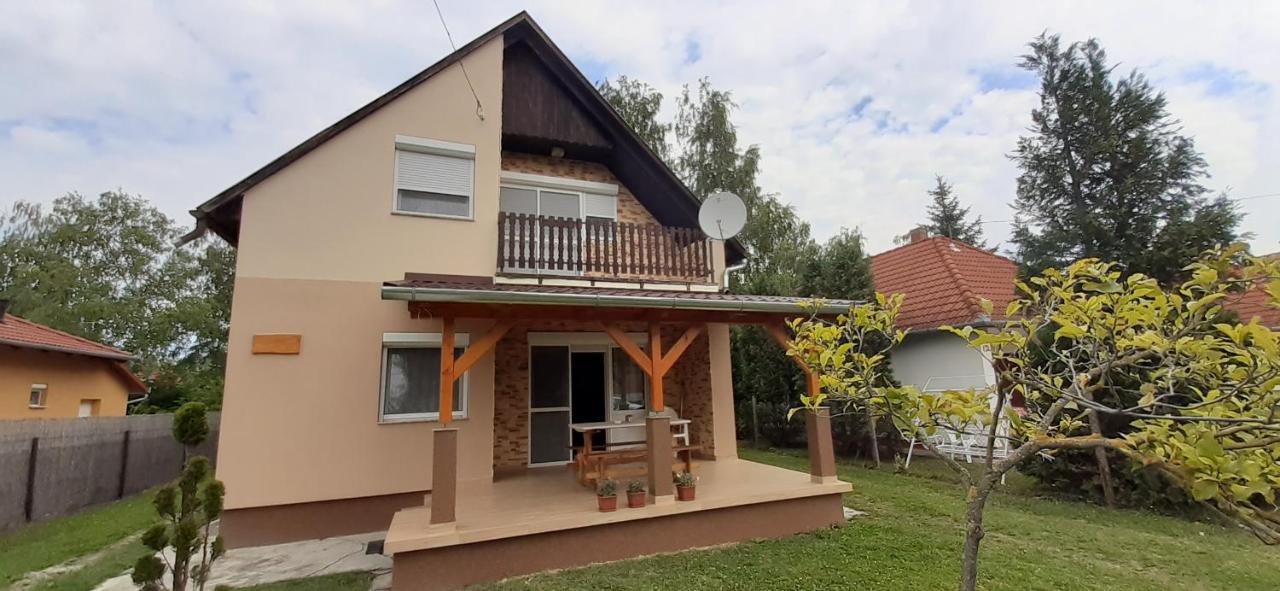 Villa Thomas Nyaralo Balatonmáriafürdő Exterior foto